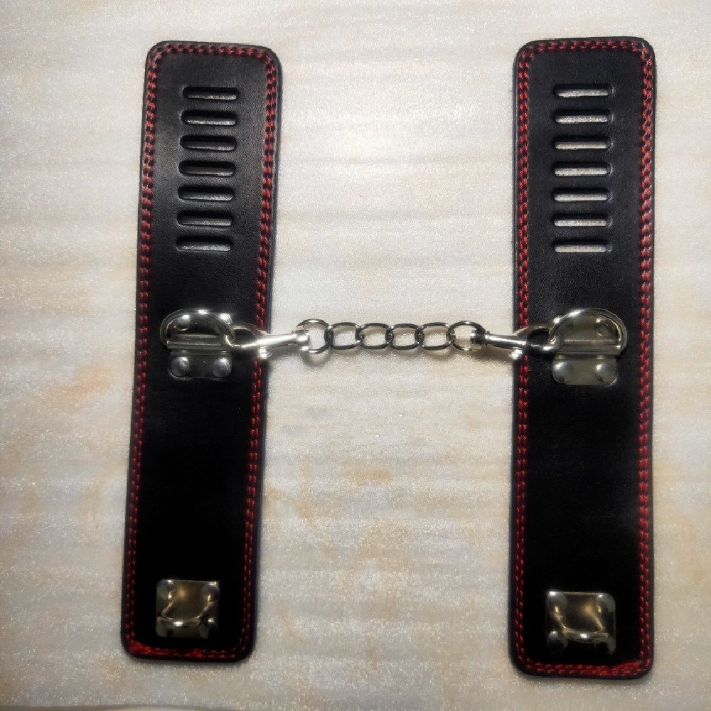 Couple's New Leather Handcuff Toy - Image 4
